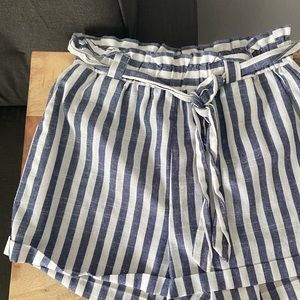 Navy and white paper bag shorts SHEIN